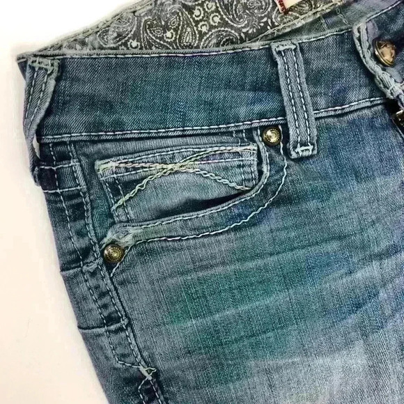 Ariat REAL Denim Light Wash Cotton Blue 5-Pocket Jeans - Picture 10 of 13
